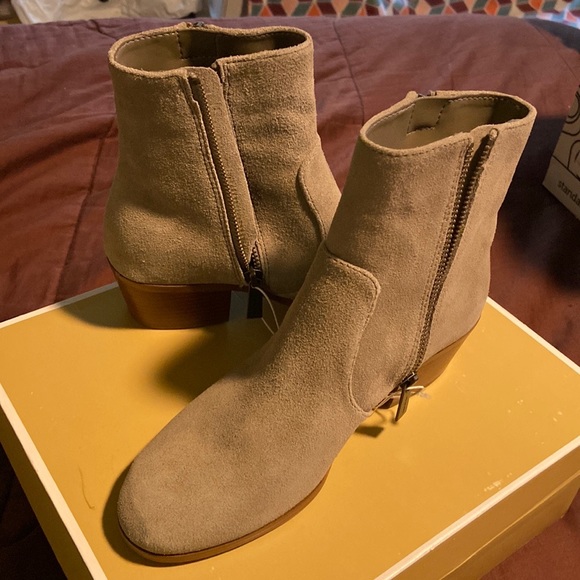 Heeled Bootie by Michael Kors Brand.  NWOT! - Picture 2 of 16
